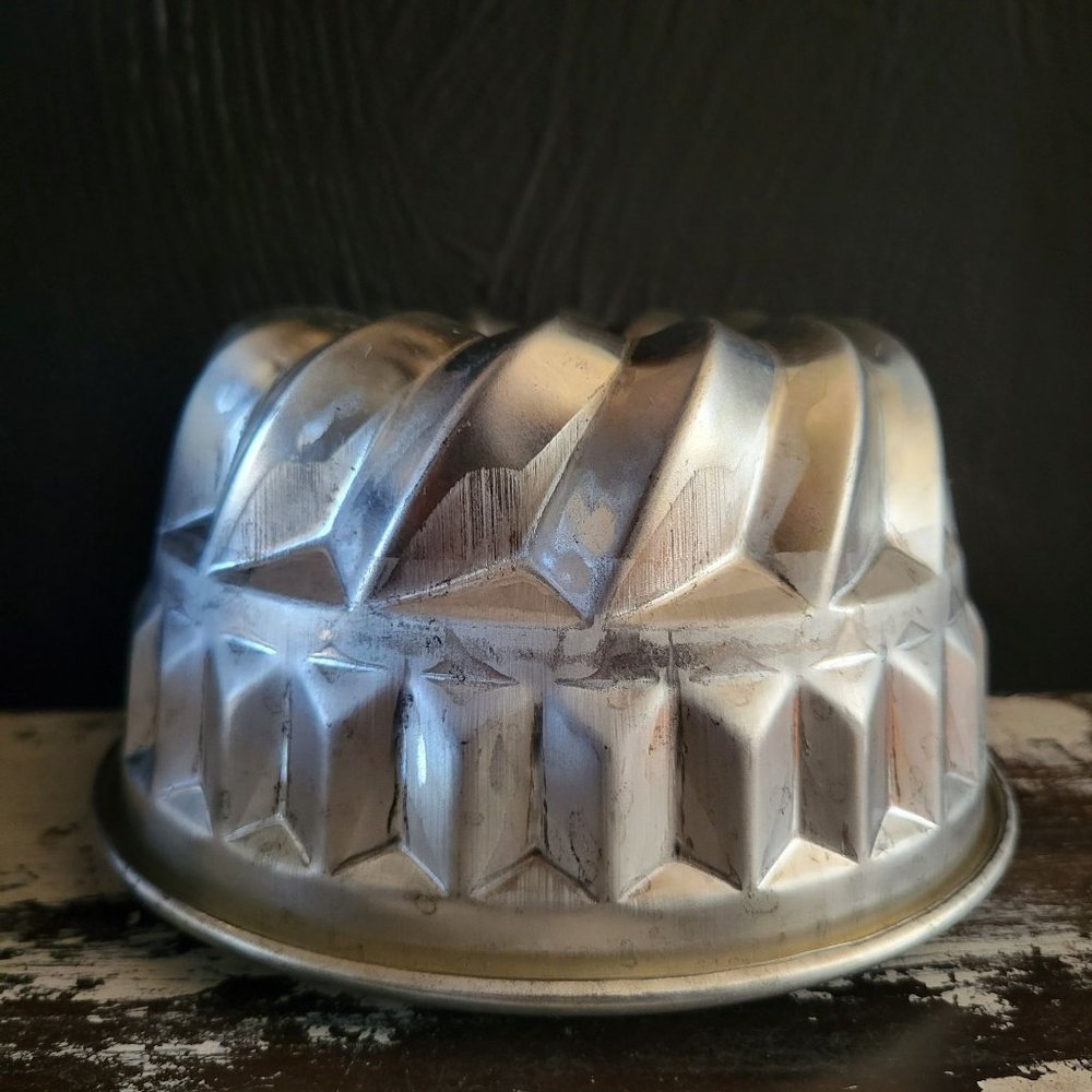 Vintage Kaiser Bundt Pan Jello Mold 1950’s Farmhouse MCM -- Made in W. Germany